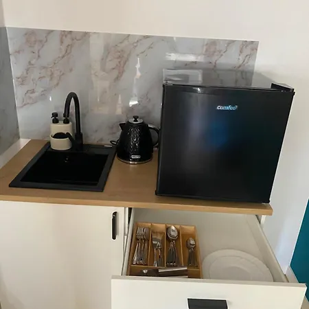 Queen Bee Cracow Old Town *